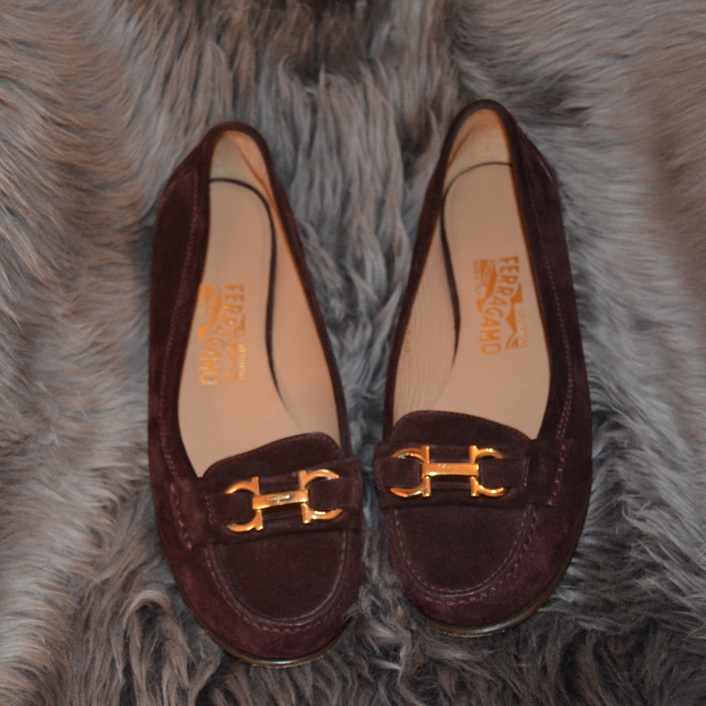 Ferragamo suede burgundy loafer